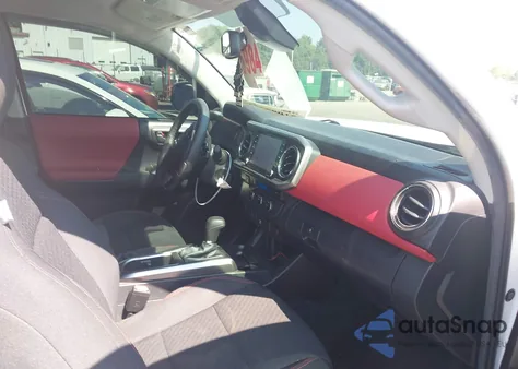 2022 Toyota Tacoma Sr5 V6 z USA, uszkodzony, nr VIN 3TMAZ5CN5NM161124